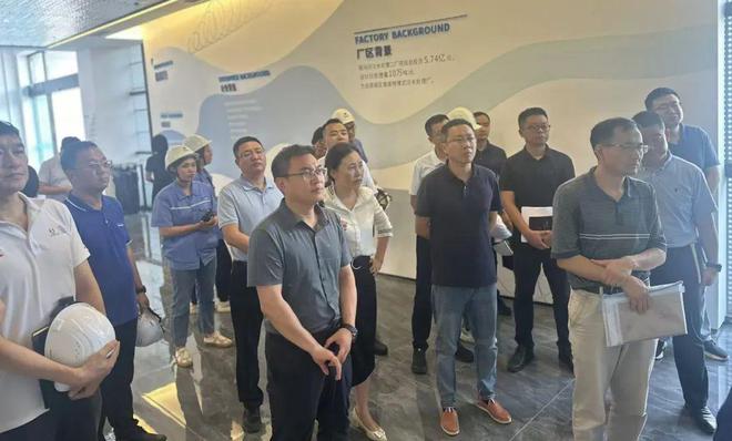 生态环境部长江流域生态环境监督管理局纪检组长、一级巡视员程新华一行调研龙泉驿区陡沟河污水处理二厂(图1)