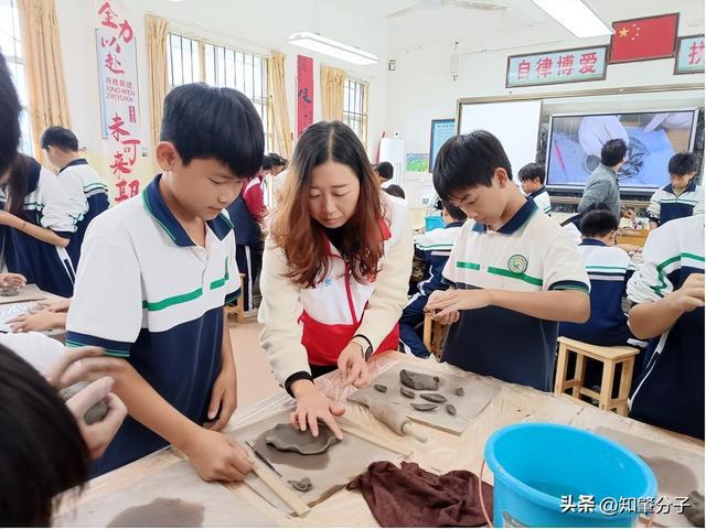 肇庆市助学支教志愿服务队送教到桥头中学(图3)