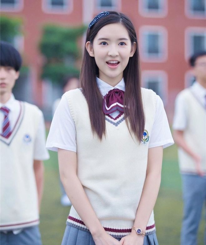 王玉雯：光影中的灵动佳人演绎多彩人生(图1)