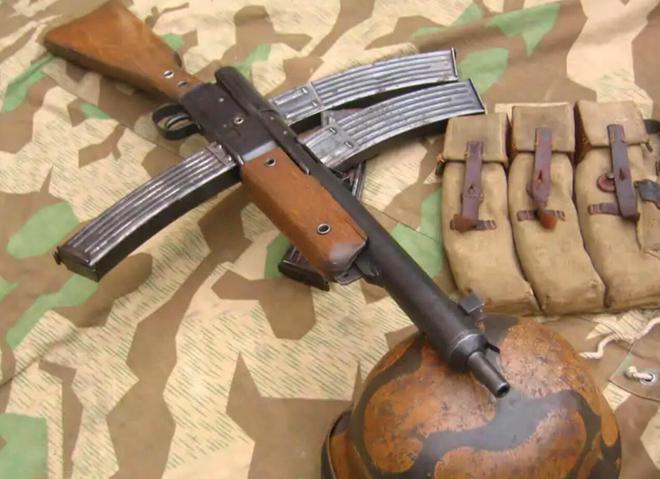 二战欧洲各国游击队最常用的13种轻武器(图11)