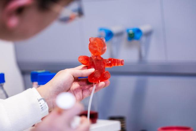 科学家打造可以吃的机器人：由维生素B2、槲皮素和巧克力等组成(图4)